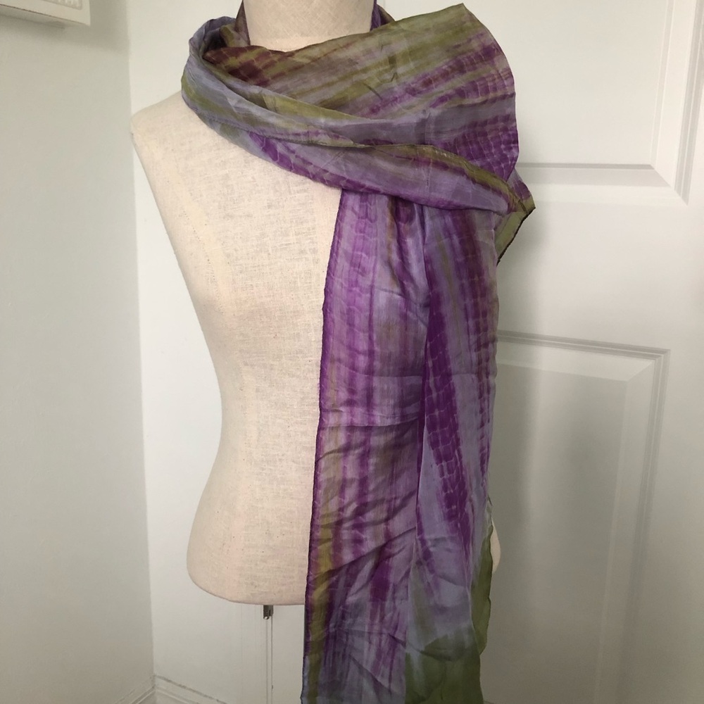 Elegant Silk Purple and Green Scarf from India